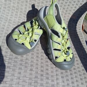 KEEN water Shoes 7 women